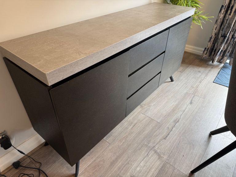 Sideboard 