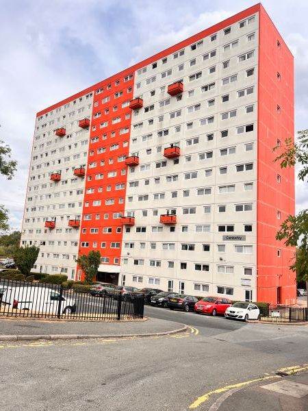 *B.C.H*-2 Bed Duplex Flat-Beaconview Rd, WEST BROMWICH-Walking Distance to Charlemont Playing Field