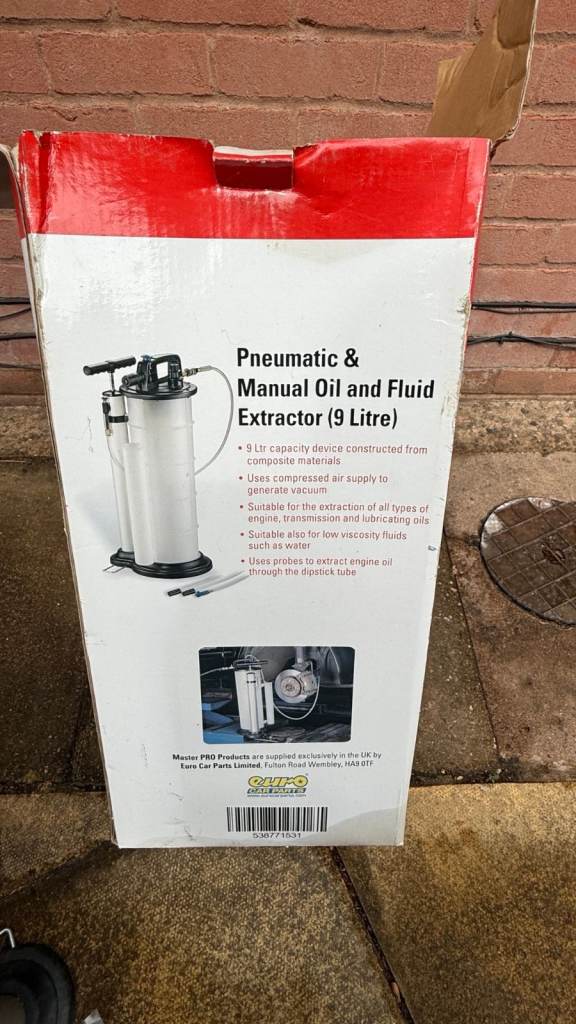 Pneumatic and Manual oil extractor