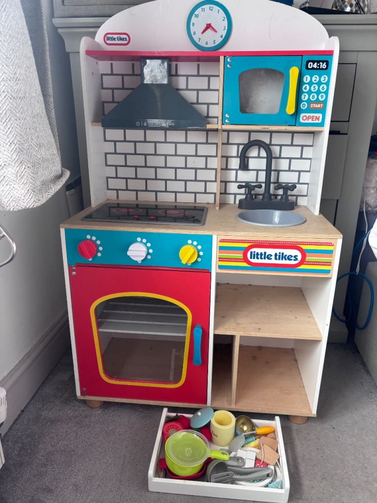 Little Tikes kitchen 