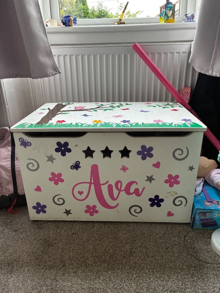 Wooden Toy Box with 'Ava' Decoration – Good Condition