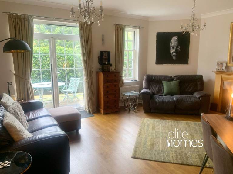Spacious Two-Bedroom Ground Floor Flat in Winchmore Hill (N21)