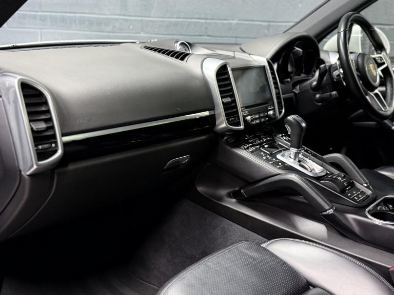 PORSCHE CAYENNE 3.0 V6 E-Hybrid S Platinum Edition 2017