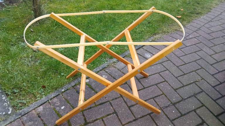 Moses Basket with matress and stand