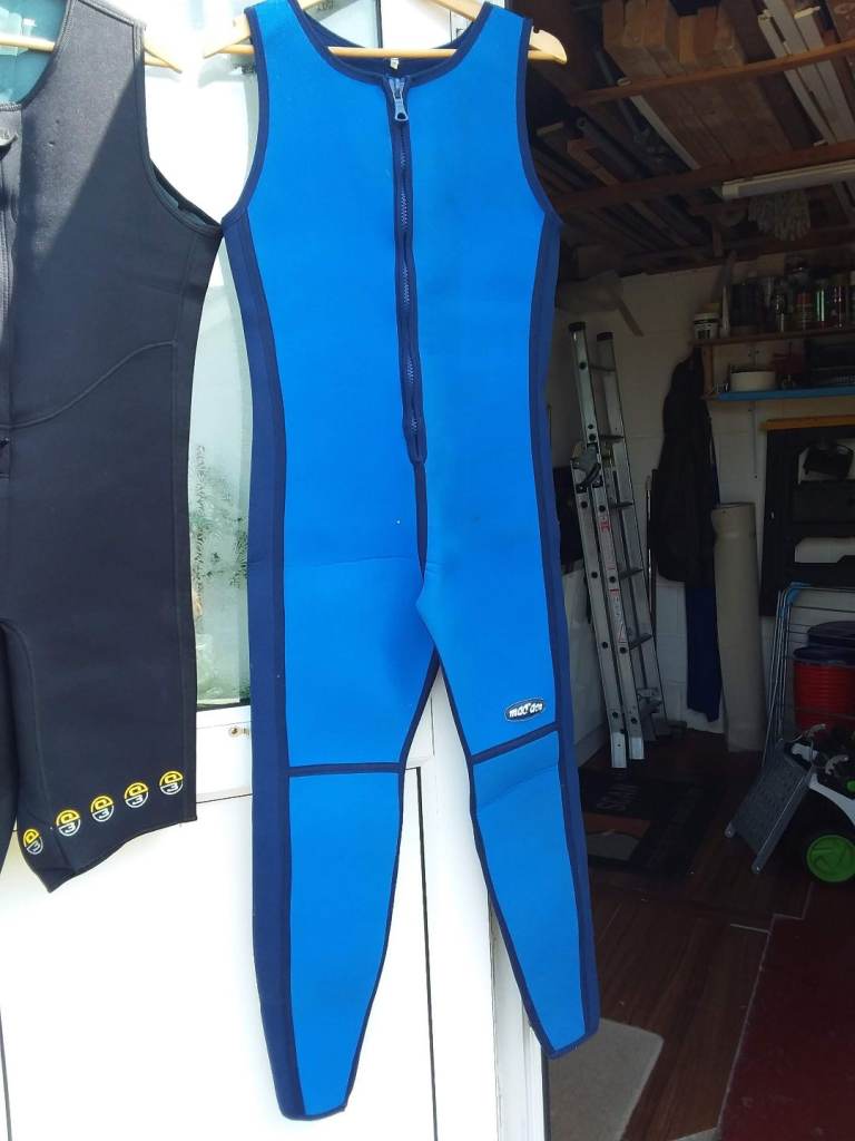 2 WET SUITS 
