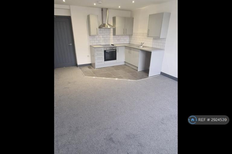 2 bedroom flat in Front St, Houghton Le Spring, DH4 (2 bed) (#2924539)