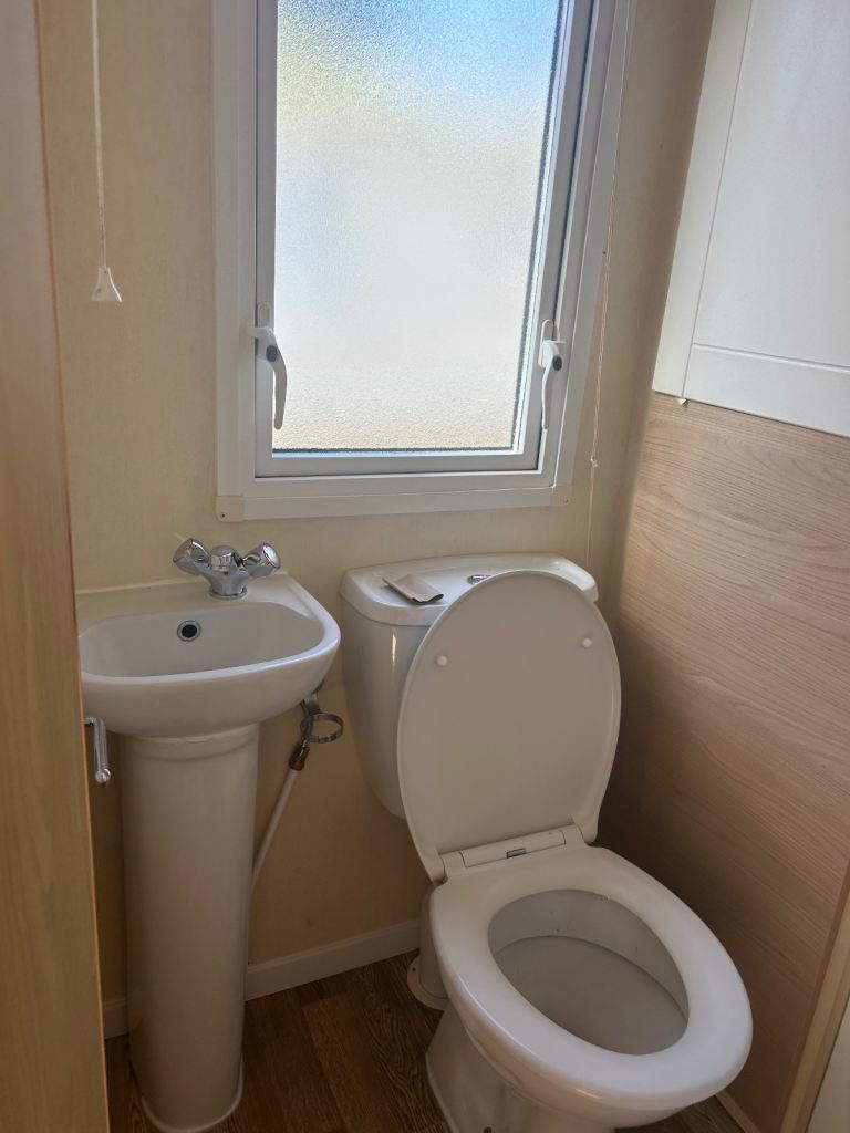 2. Mobile. Home. 