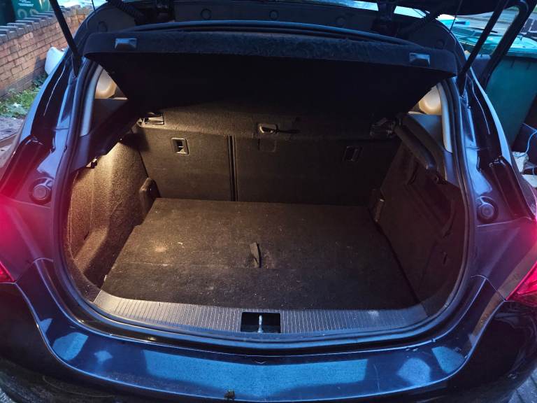 Vauxhall, ASTRA, Hatchback, 2010, Manual, 1598 (cc), 5 doors