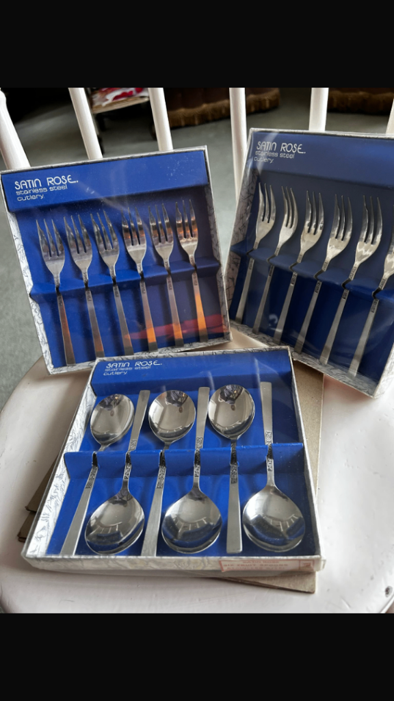 Cake forks and spoons