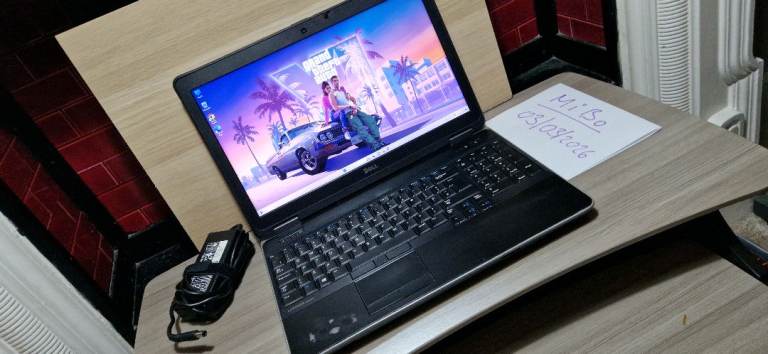 LIGHT GAMING MULTIMEDIA OFFICE 15.6" Core i7 RADEON graphics DELL  Laptop PC Computer