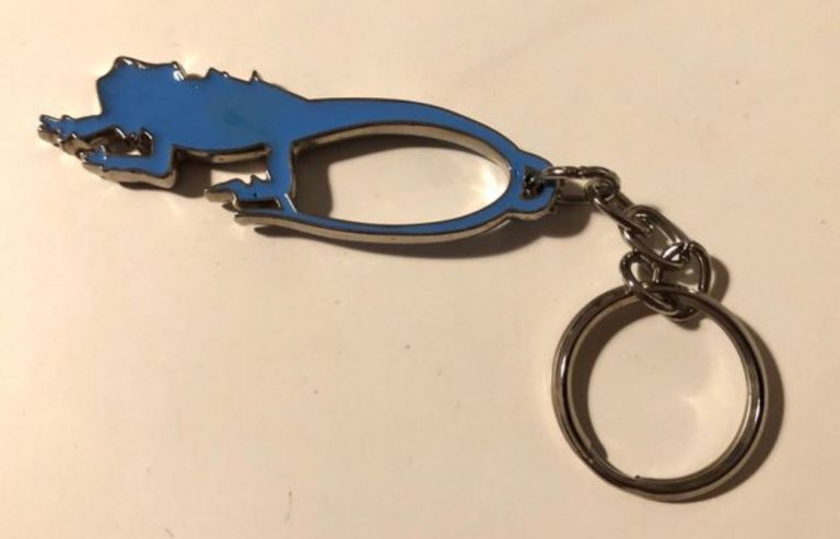 Blue iguana design metal keychain