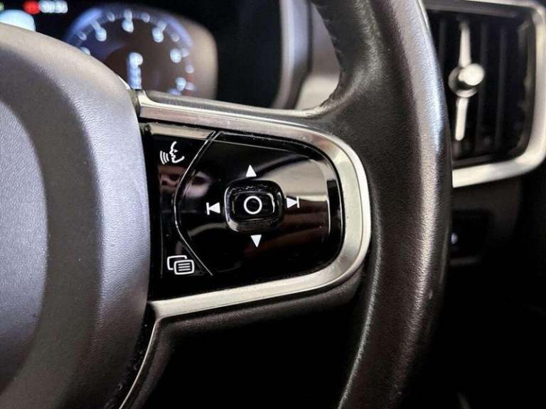 2020 Volvo S90 2.0 T4 Momentum Plus 4dr Geartronic SALOON PETROL Automatic