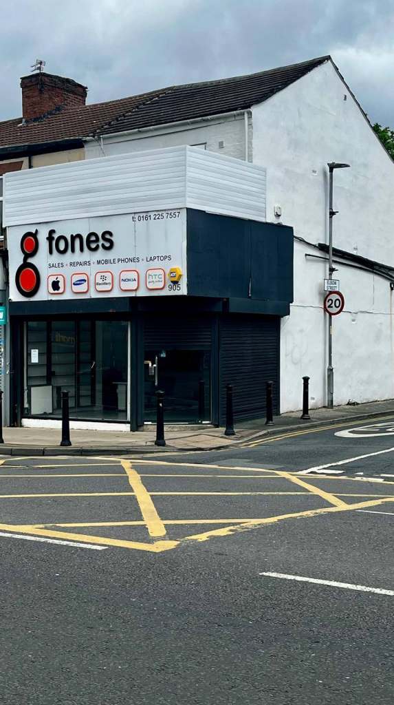Ground floor shop to let on Stockport Road, Levenshulme M19 3PG