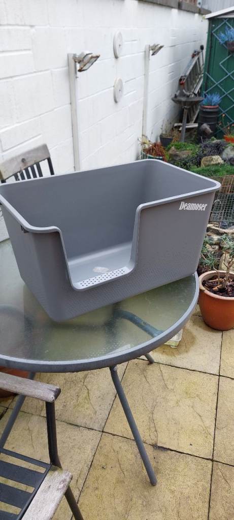 Large Cat tray used for around two weeks. 