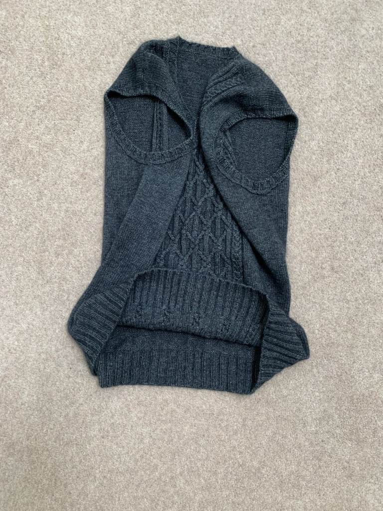 Hand Knit, Celtic knots Cable Tank top / Vest/Bodywarmer, V neck, Unisex, Size M