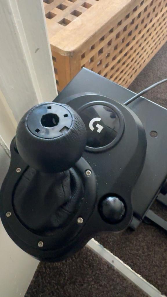 playstation wheel and gaming chair bundle 