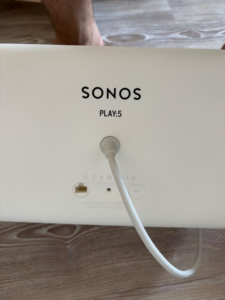Sonos PLAY:5 Wireless Smart Speaker – White – Excellent Sound Quality