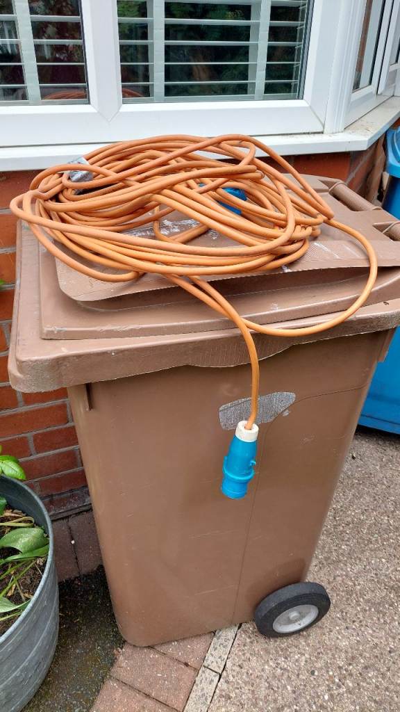 Hook up cable