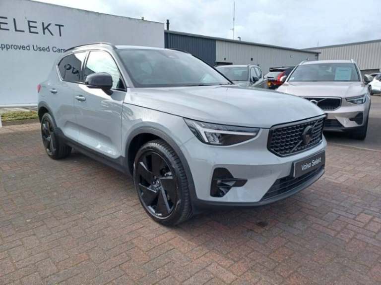 VOLVO XC40 2.0 B3P Plus Black Edition 5dr Auto