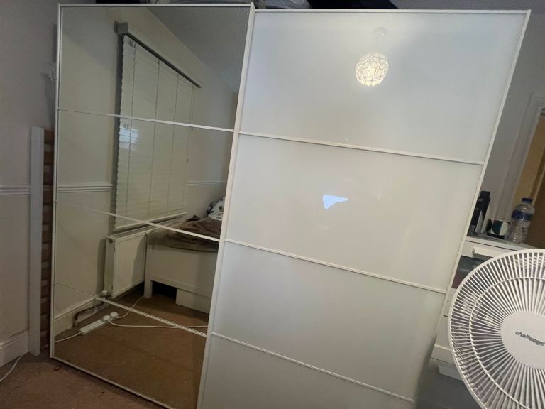 Beautiful sliding wardrobe for sale 