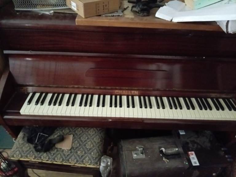 Piano Challen same model used by Beatles
