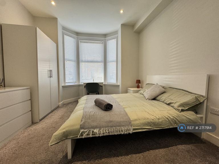 1 bedroom in Oriel Road, Portsmouth, PO2 (#2717914)