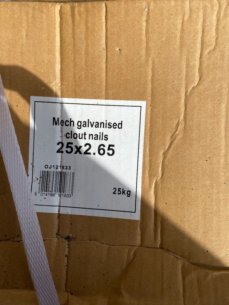 New 25kg Box of Mechanical Galvanised Clout Nails 25x2.65