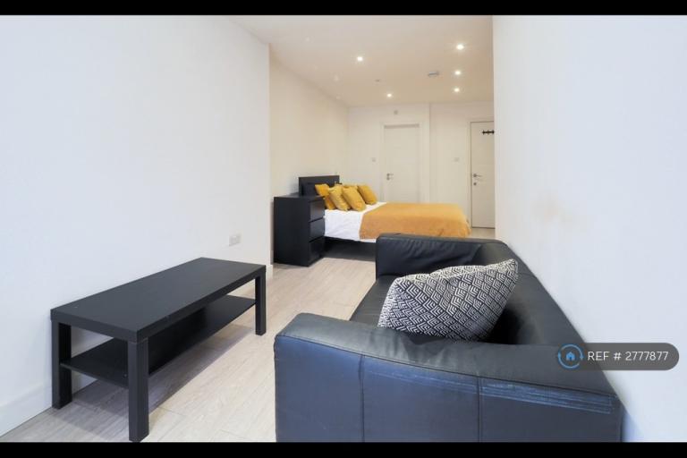 1 bedroom in Drayton Road, Borehamwood, WD6 (#2777877)