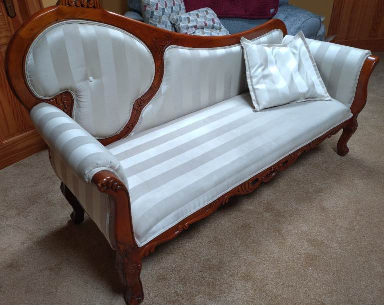 Lovely Chaise Longue Lounge and cushion large ornate wood fabric