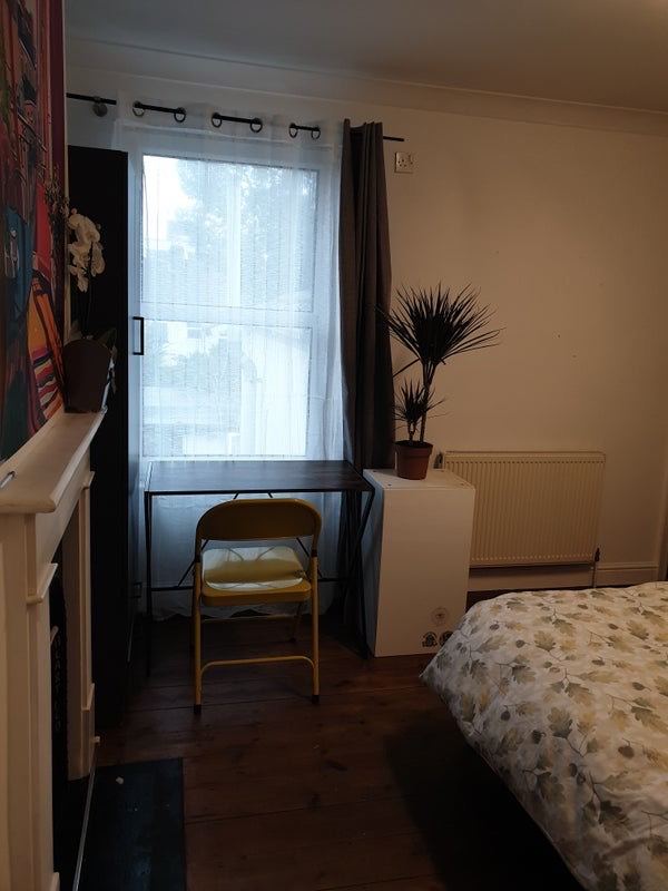 Ensuite double near the Gillingham train station