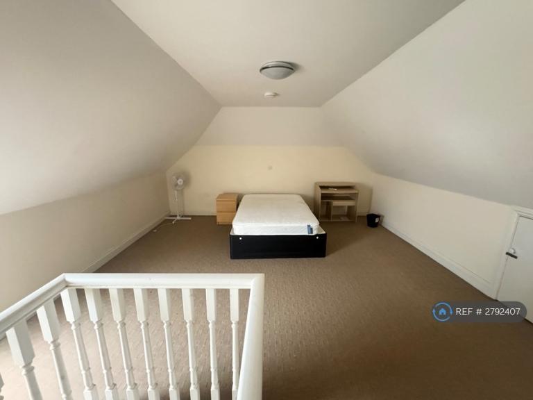 2 bedroom flat in Gabalfa, Cardiff, CF14 (2 bed) (#2792407)