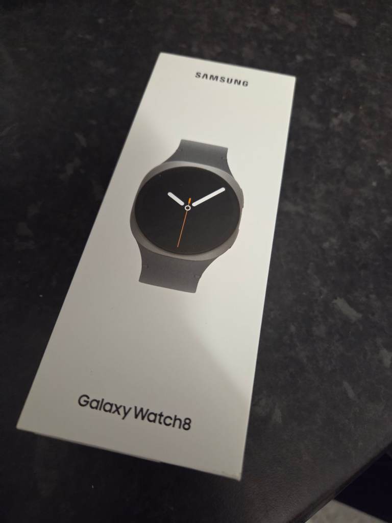 BRAND NEW Samsung Galaxy Watch8 Bluetooth 40mm Graphite rrp £319