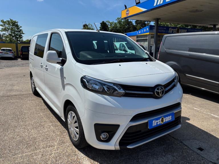 image for 2018 Toyota ProAce 1.6D 115 Comfort Van  ** LOW MILEAGE CREW VAN ** PANEL VAN Diesel Manual