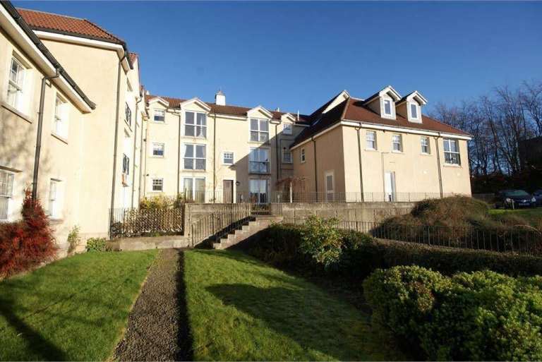 Top Floor 2 Bedroom Flat, Nether Liberton Court, Gilmerton Road, Available now 