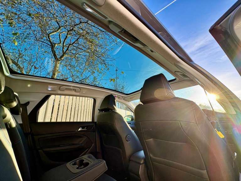 CAN'T GET CREDIT? CALL US! Peugeot 308 SW 1.2 PureTech Tech Edition - £199 DEPOSIT, £66 PER WEEK 