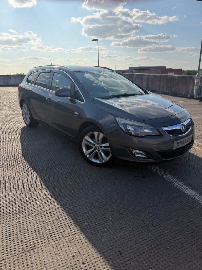 Vauxhall, ASTRA, Estate, 2011, Manual, 1956 (cc), 5 doors
