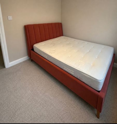 ベッドフレーム Double bed for sale-Excellent condition Double Bed Frame with Mattress excellent Condition | in Sutton-on