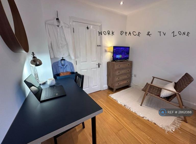 1 bedroom in London, London, E14 (#2862088)