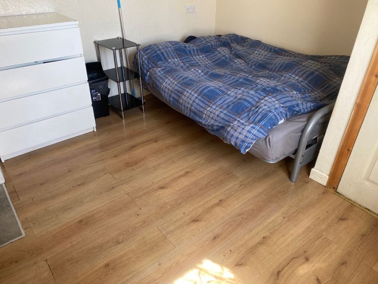Ensuit double room in sn2