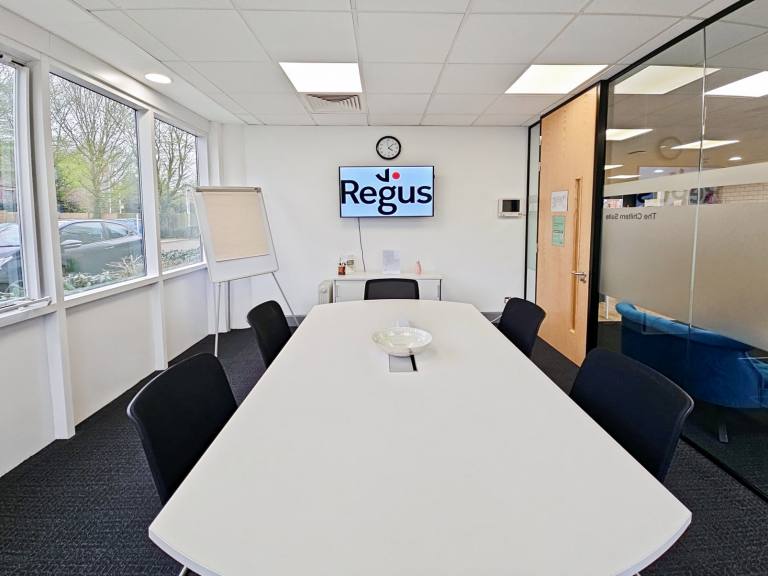 Aylesbury - HP19 8DB \ Flexible Office Space for Up to 10 Workstations