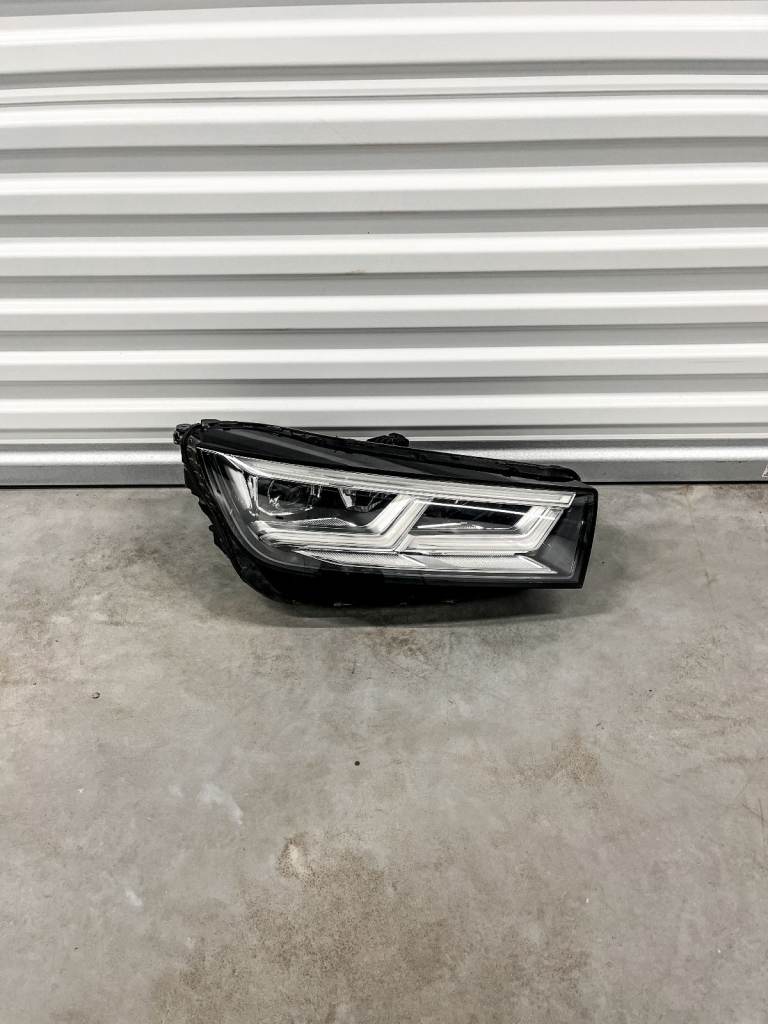 GENIUNE AUDI Q5 2017-2020 LED HEADLIGHT RIGHT DRIVER SIDE