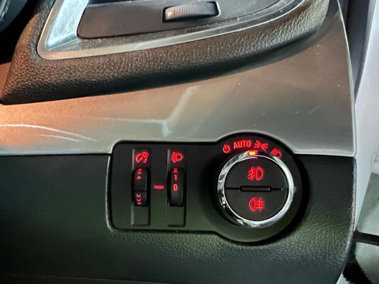 2016 Vauxhall Mokka 1.6 CDTi ecoFLEX Tech Line 5dr HATCHBACK Diesel Manual