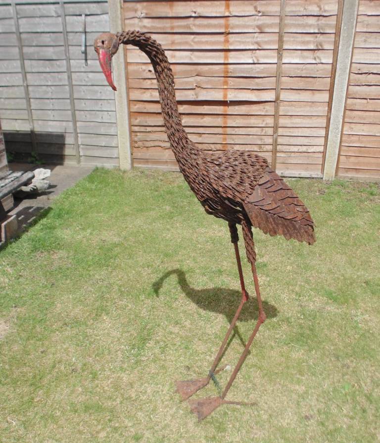 (#1636) garden old  metal crane bird statue ornament (Pick up only, Dy4 area)