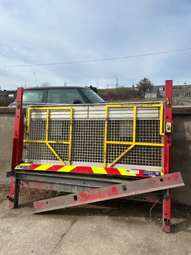 Transit Tail Lift 