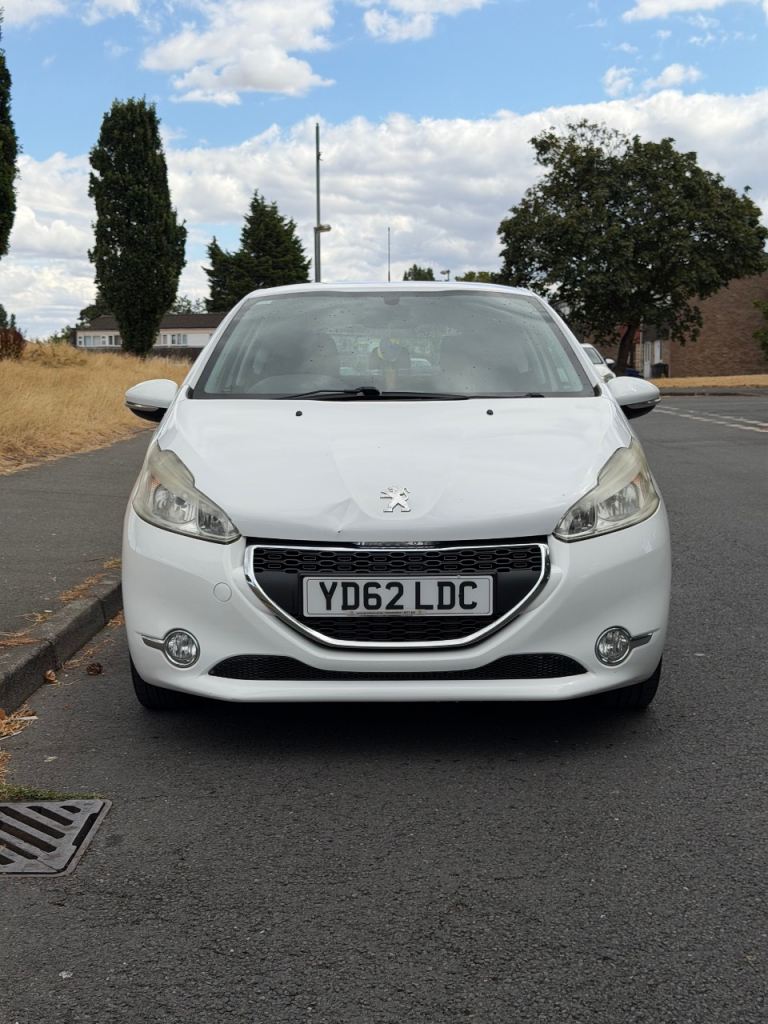Peugeot, 208, Hatchback, 2012, Manual, 1397 (cc), 3 doors