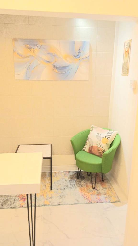 Colindale studio flat 