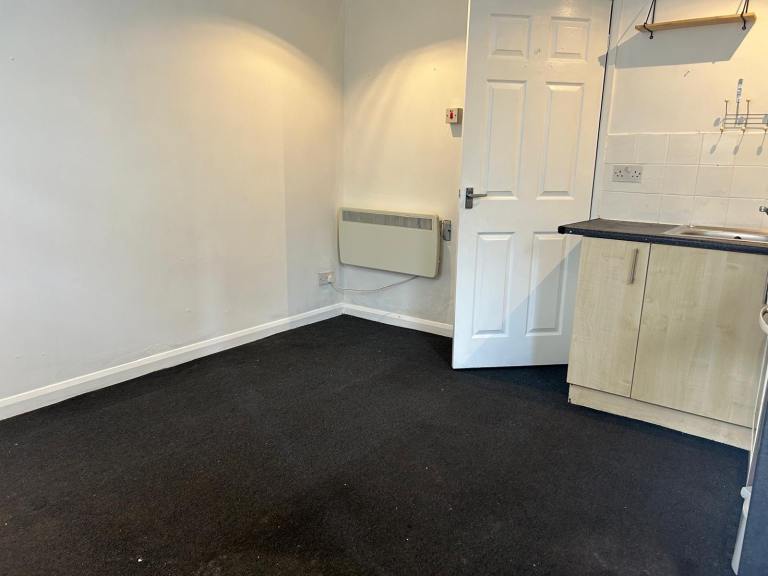 Room -Bedsit 