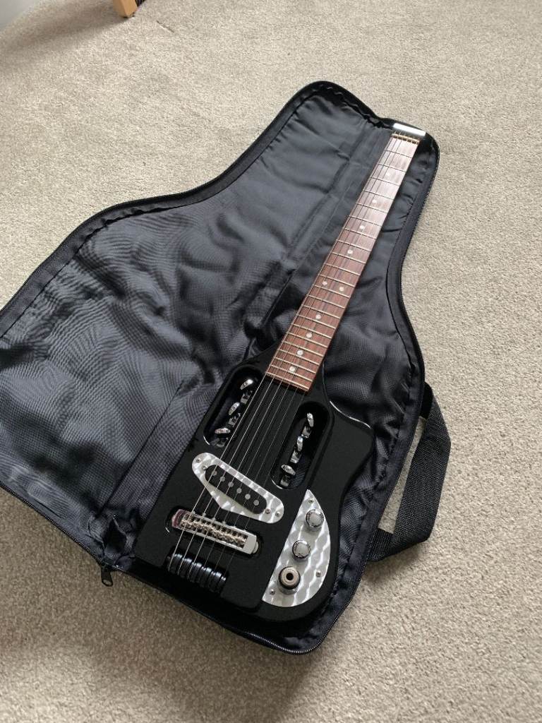 Traveler Speedster Guitar