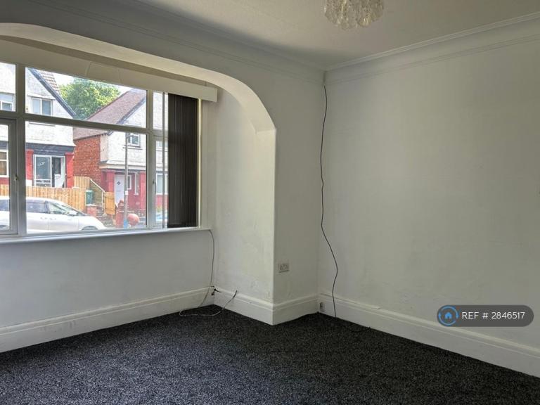 3 bedroom house in Rochester Avenue, Manchester, M25 (3 bed) (#2846517)