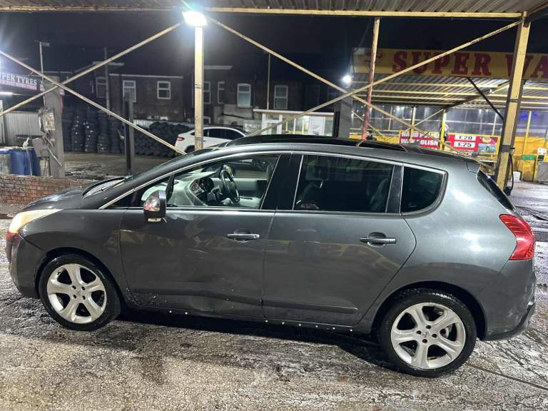 Peugeot, 3008, Hatchback, 2010, Manual, 1560 (cc), 5 doors